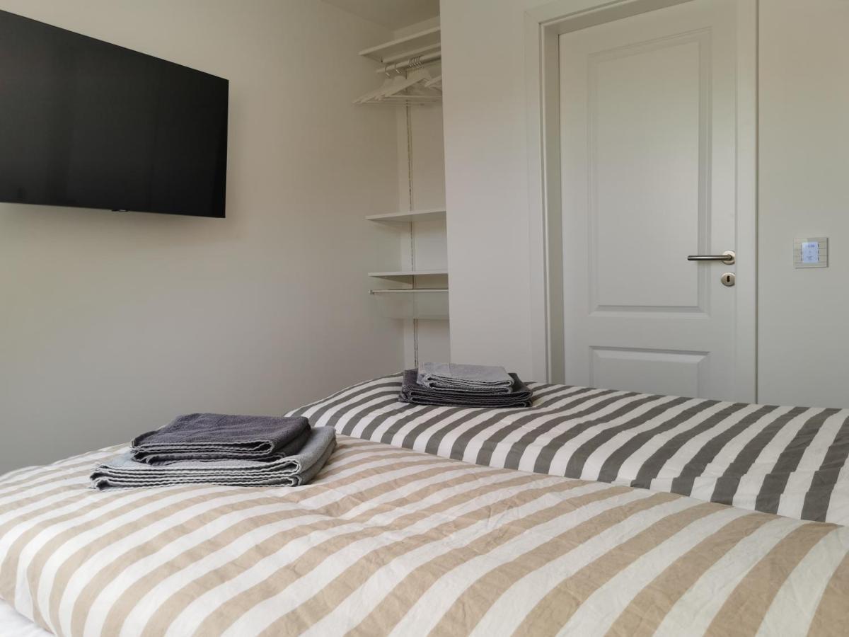 Moderne Wohnung Mit Privatpool Busum Bagian luar foto
